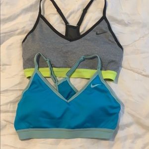 Nike sports bras size medium